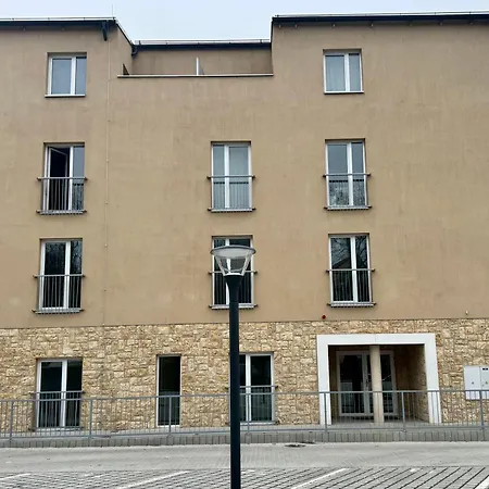 U Letiste V Praze * Tuchomerice