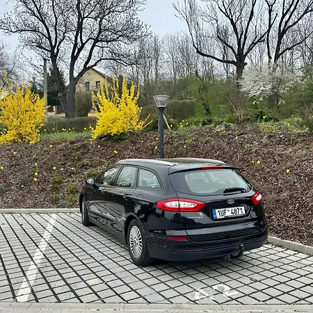 Apartment U Letiste V Praze