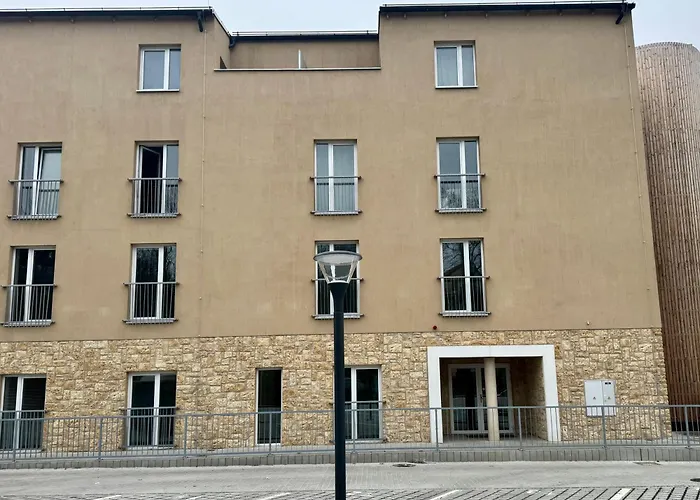 U Letiste V Praze * Tuchomerice