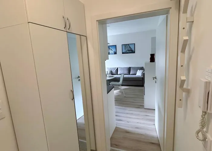 U Letiste V Praze * Тухомержице